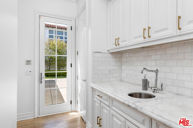 Building Photo - 25490 Prado De Las Bellotas