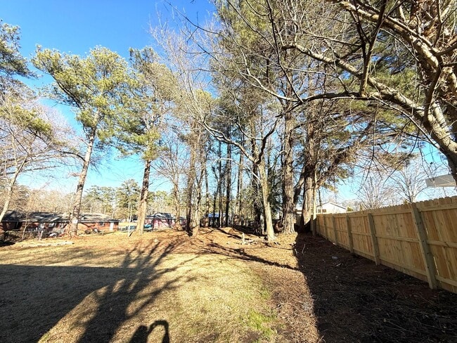 Building Photo - RENOVATED DUPLEX!