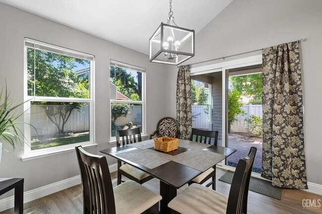 Building Photo - 8000 Kroll Way