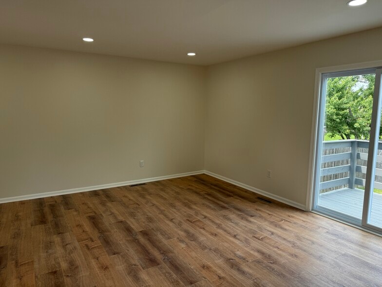 Building Photo - 1050 Old Forge Rd