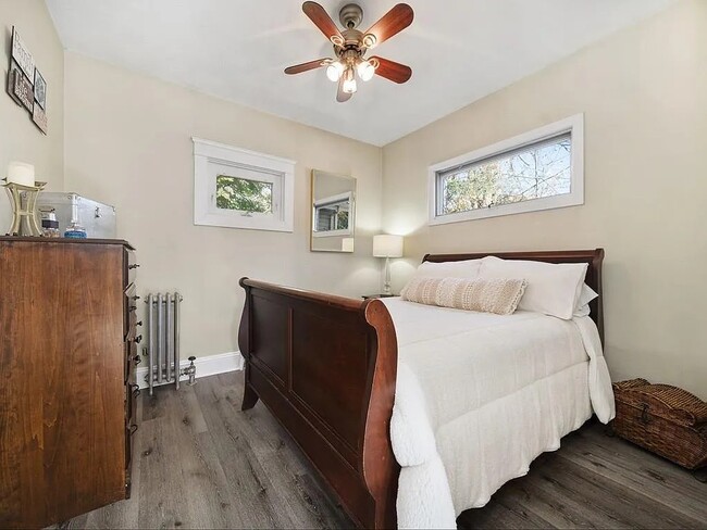 Building Photo - 17 Rhodes Ave