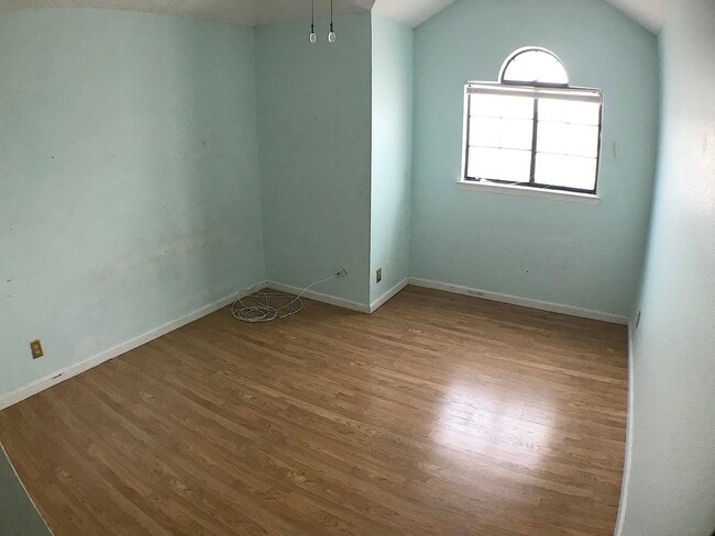 Building Photo - Northeast El Paso 3 bed with Refrig A/C an...