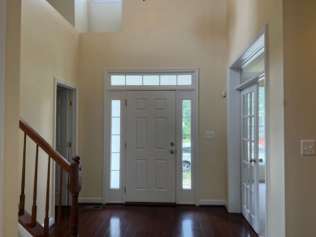 Building Photo - Sought after Idlewild Community