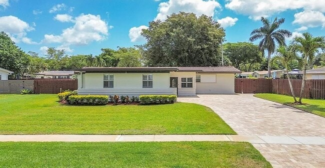 Primary Photo - 612 Orchid Dr