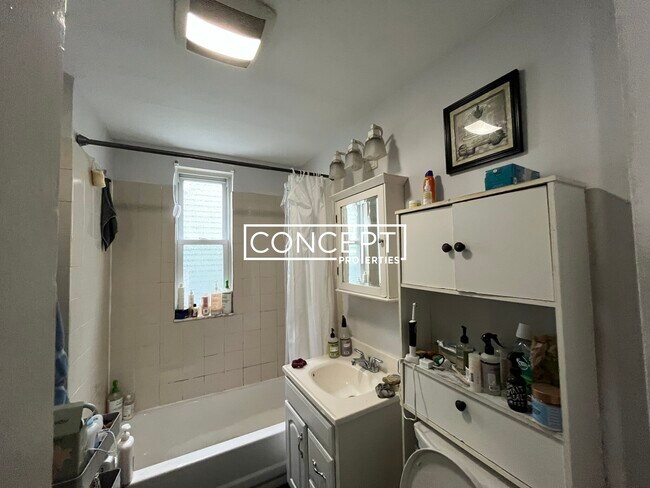 Building Photo - 34 Darling St