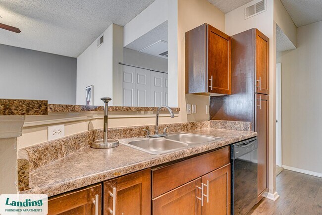 Building Photo - 7865 Grove Ct W