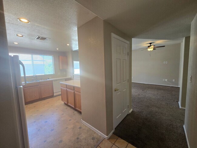 Building Photo - 9330 W Maule Ave