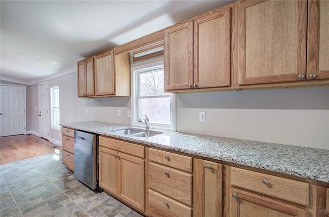 Building Photo - 838 Spring Place Rd NE