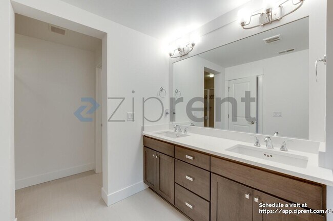 Building Photo - 18602 46th Ave SE