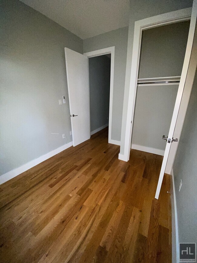 Building Photo - PARK AVENUE