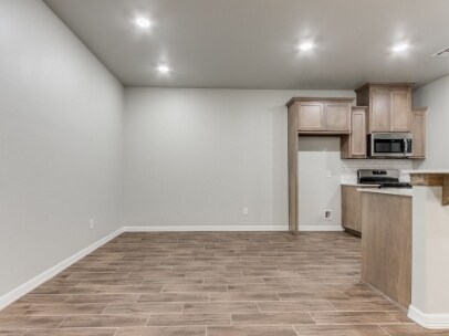 Building Photo - 12905 Villa Ave