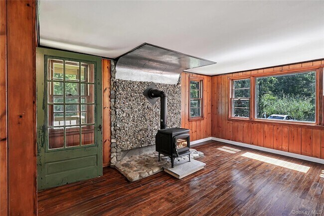 Building Photo - 222 Bog Hollow Rd