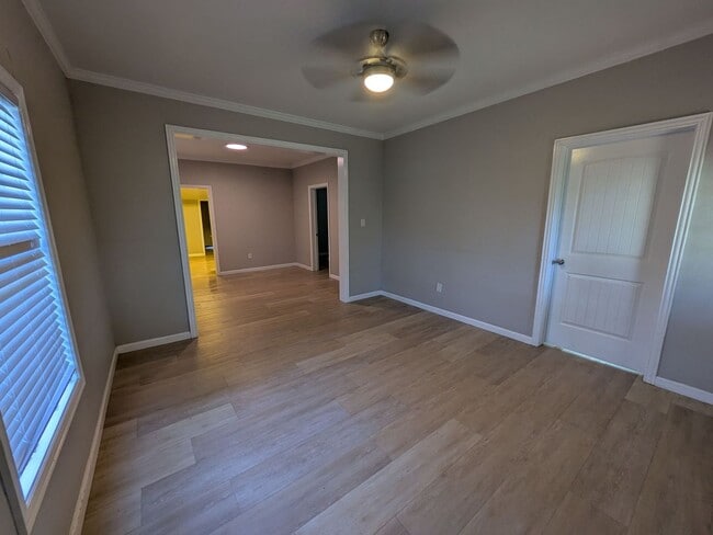 Building Photo - 614 Euclid St