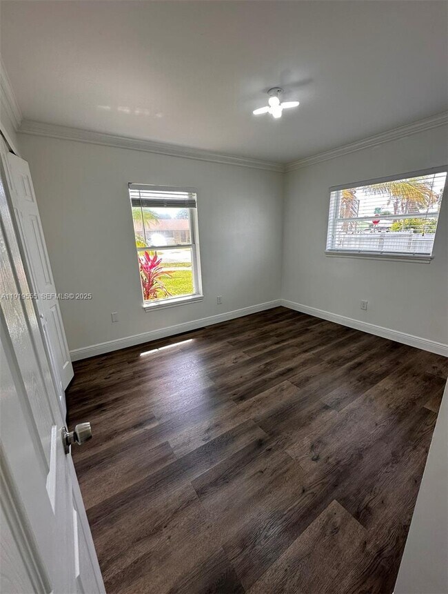 Building Photo - 15432 SW 105th Ave