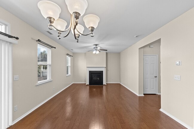 Building Photo - 5023 Lake Grove Blvd