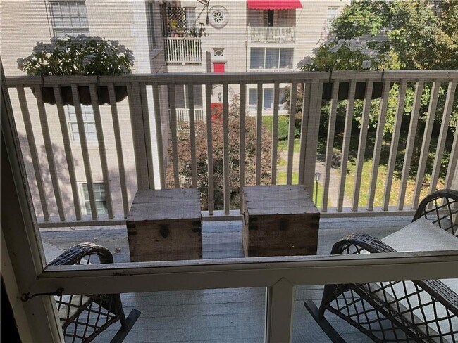 Building Photo - 2222 Peachtree Rd NW