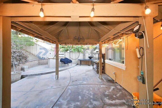 Building Photo - 34142 Dianthus Ln