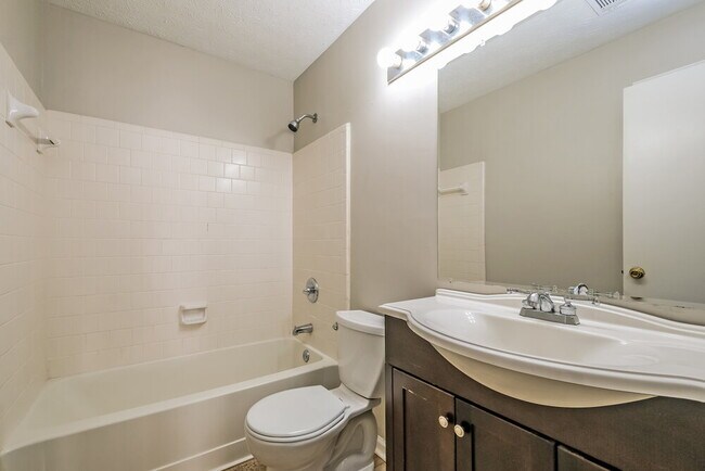 Building Photo - 640 Stonebridge Loop