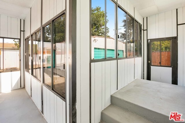 Building Photo - 1851 W 81st St