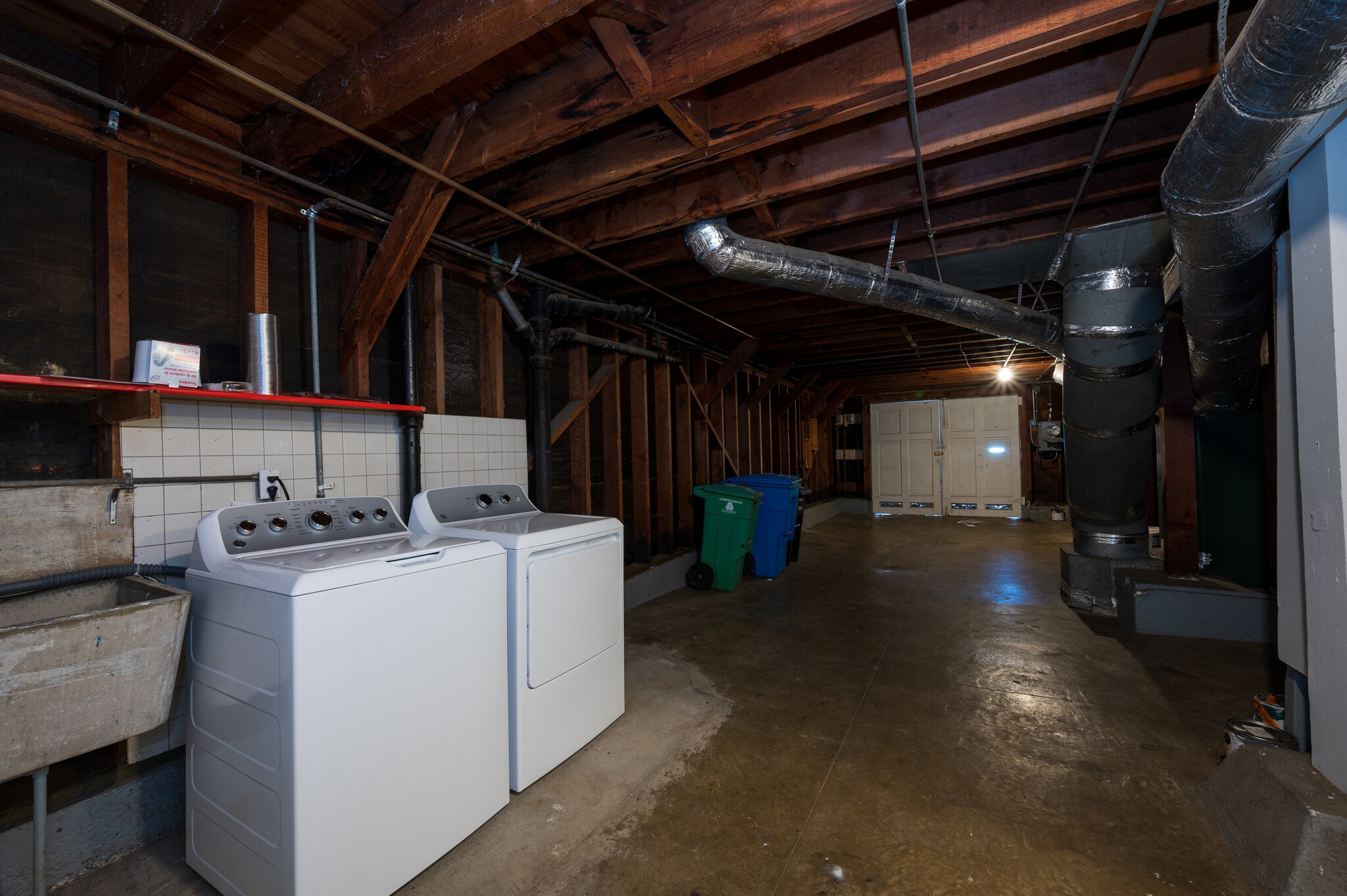 Building Photo - 2727 Moraga St