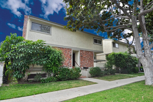 Building Photo - 4063 La Salle Ave
