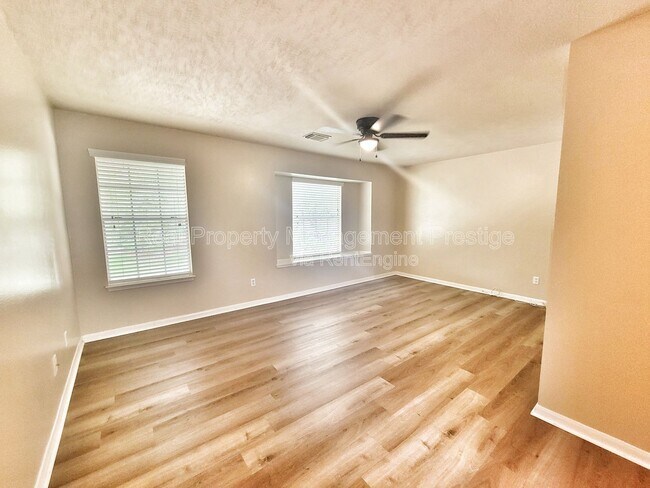 Building Photo - 2715 Sailors Moon Dr