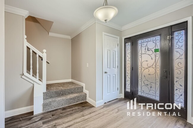 Building Photo - 4550 Talon Way
