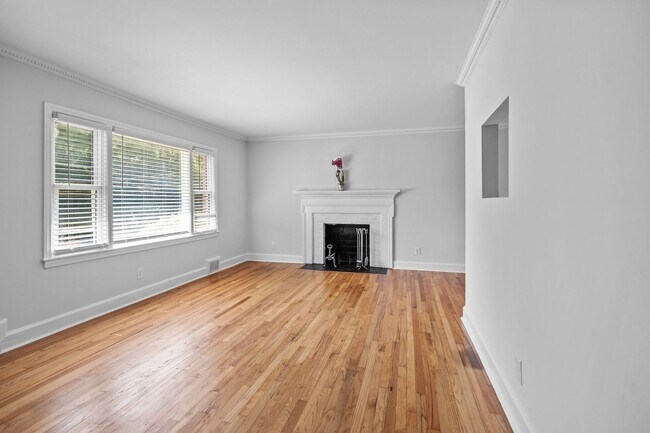 Building Photo - Newly Renovated Ranch Home In SE Raleigh! Pet Friendly!