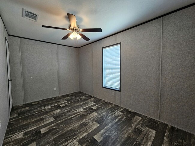 Building Photo - 1041 Myakka Dr