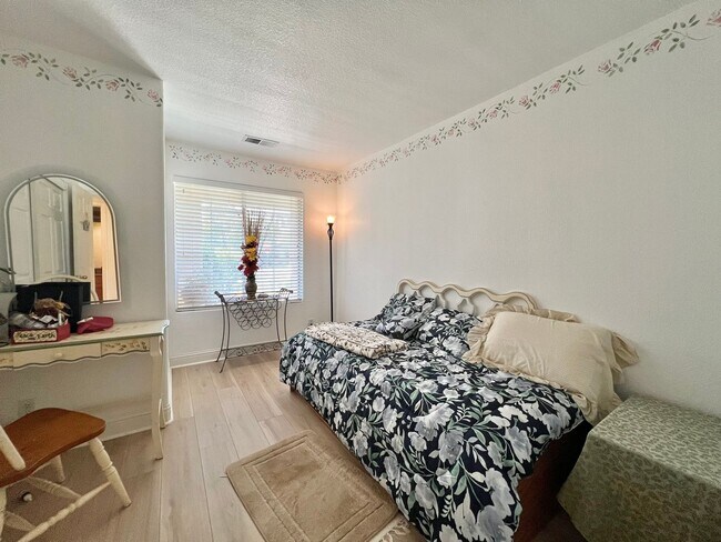 Building Photo - 3-Bedroom Home in a Prime Location!
