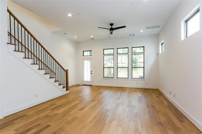 Building Photo - 3036 Truxillo St