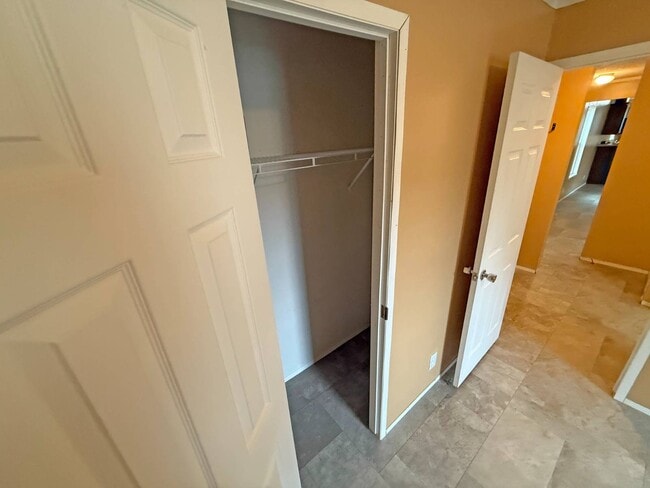 Building Photo - 2501 N Apperson Way