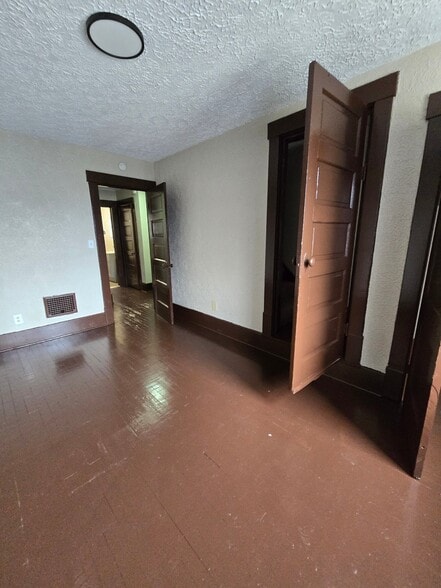 Building Photo - 3931 Bell St