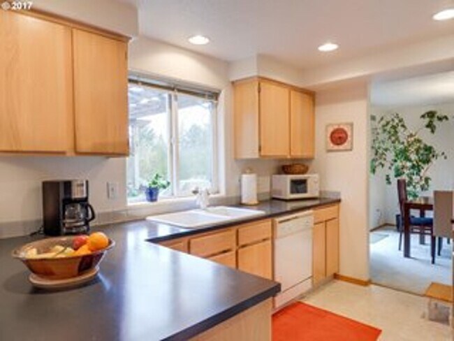 Building Photo - 9505 SW 47th Ave