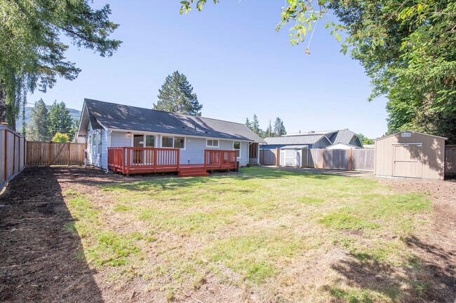 Building Photo - 38244 SE 85th St