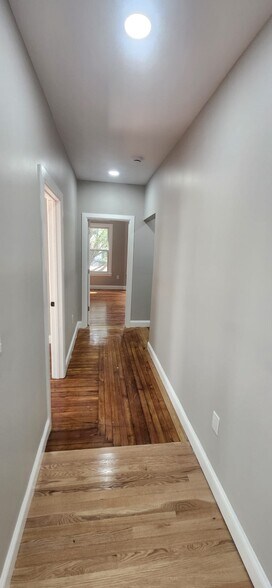 Building Photo - 413 Winthrop Ave