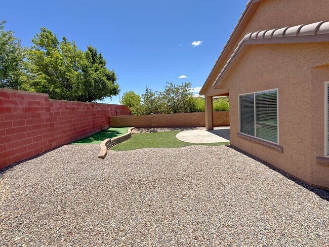 Building Photo - Larger 1 story home in Loma Colorado across the street from small park.