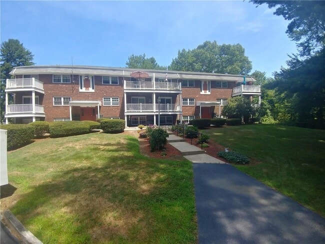 Building Photo - 11 Stonehenge Dr