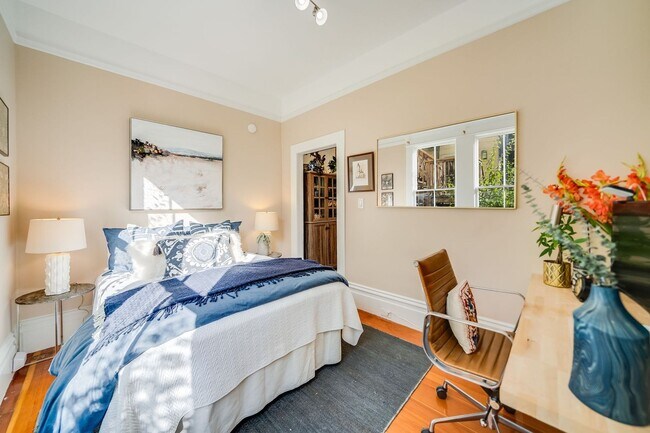 Building Photo - Cole Valley/Ashbury Heights: Remodeled Fla...