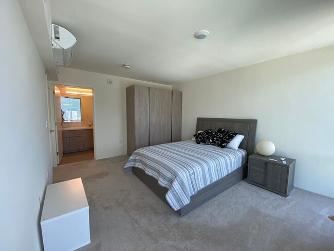 Building Photo - The Kapiolani Residence Fully Furnished 2 ...