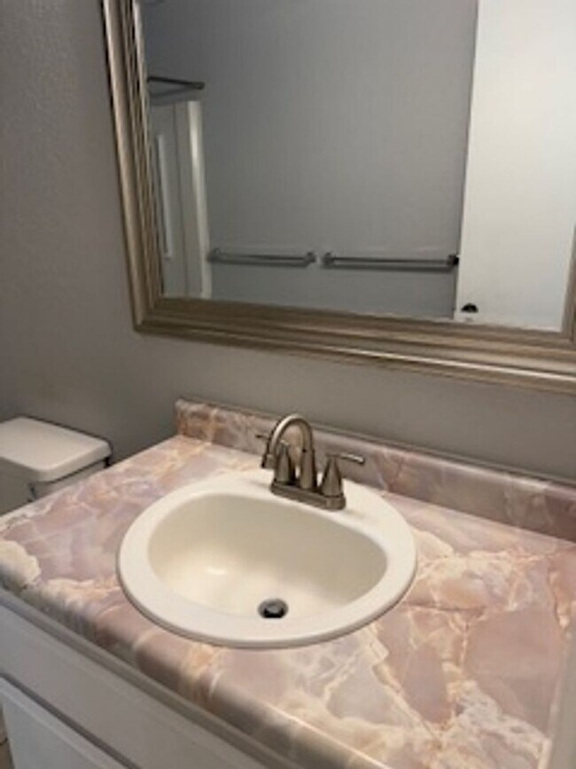 Building Photo - Three Bedroom Home Close to UNR