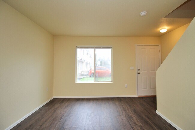 Building Photo - 3548 SE 119th Ave