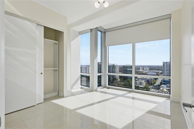 Building Photo - 150 E Robinson St