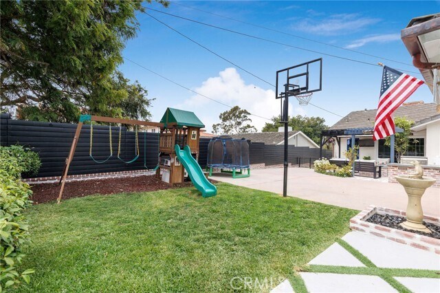 Building Photo - 2116 Palos Verdes Dr W