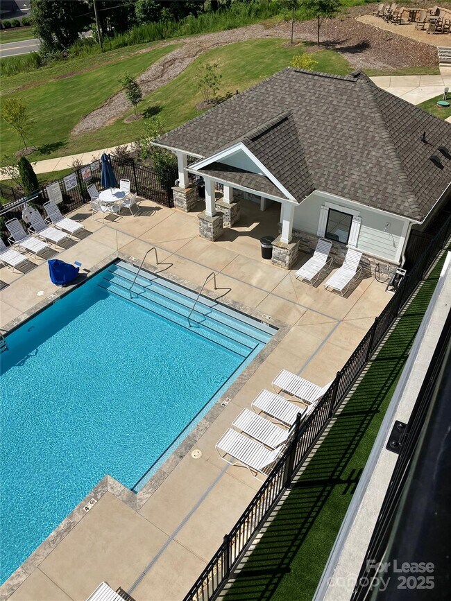 Building Photo - 4455 Reed Crk Dr