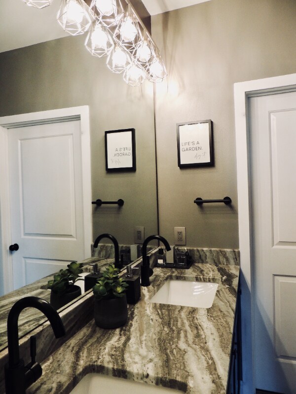 Building Photo - 630 Calvert St