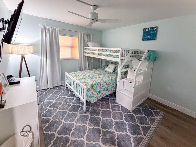 Building Photo - 10200 S Ocean Dr