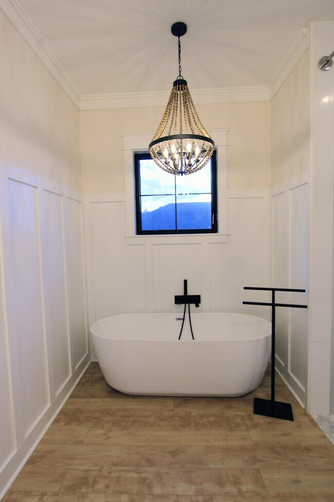 Building Photo - 3116 Pinot Way