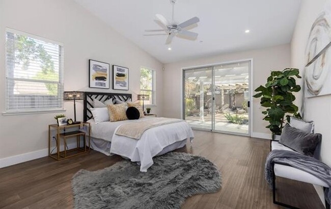 Building Photo - Livermore South Very Private 4 bedroom/3 b...