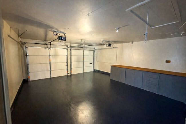 Building Photo - 1518 Cinderella Ave